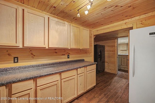 6485 Tucker Road, Eaton Rapids, MI 48827