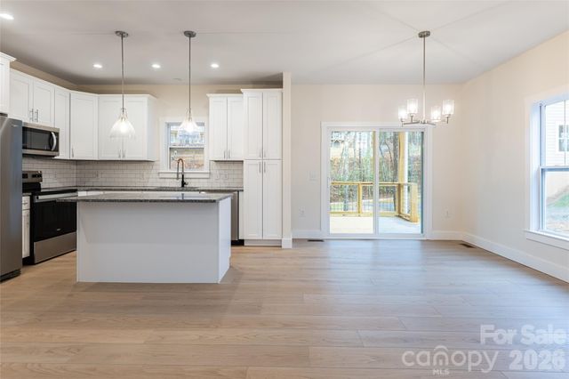 169 Cascade Ridge Road, Fairview, NC 28730