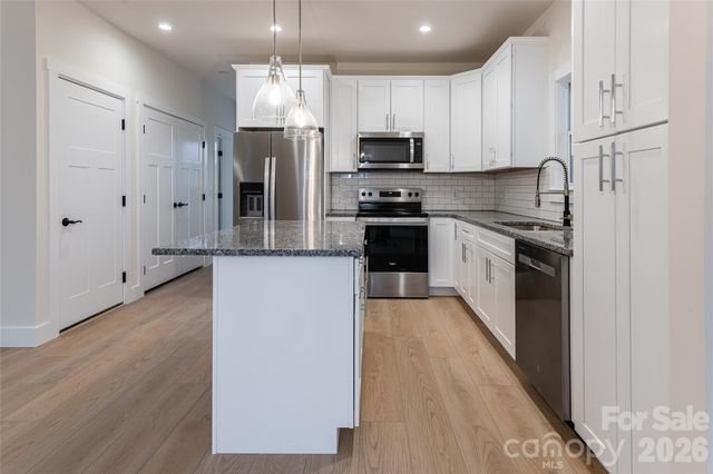 169 Cascade Ridge Road, Fairview, NC 28730