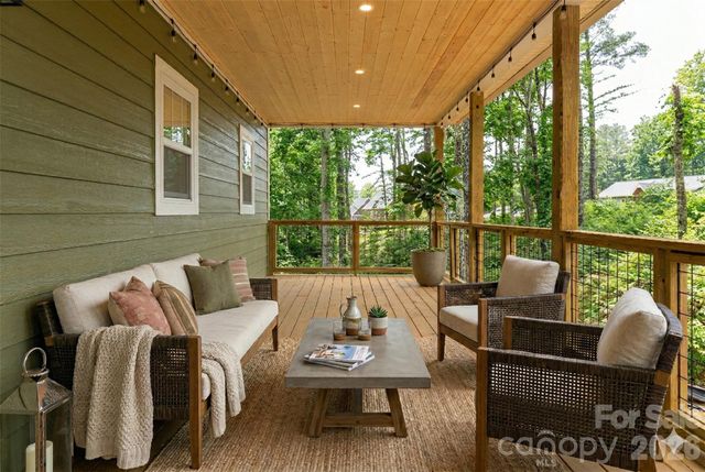 169 Cascade Ridge Road, Fairview, NC 28730