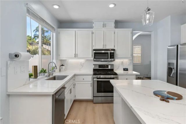 23992 Chatenay, Murrieta, CA 92562