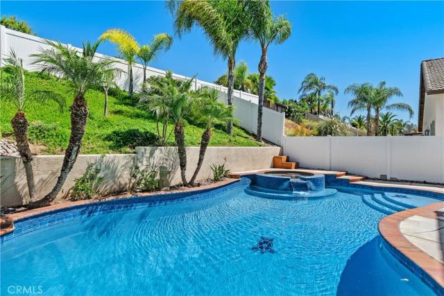 23992 Chatenay, Murrieta, CA 92562