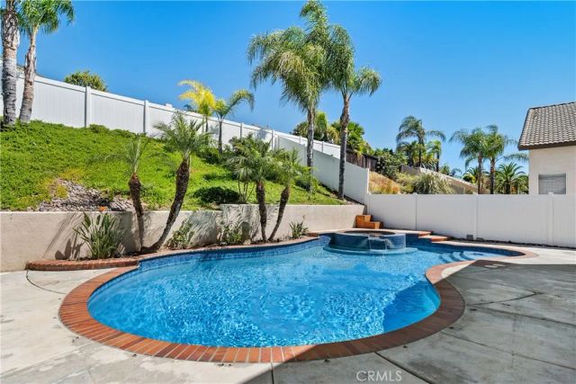 23992 Chatenay, Murrieta, CA 92562