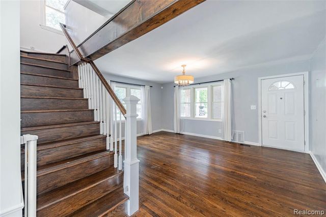 8729 Bellevue Road, Grosse Ile, MI 48138