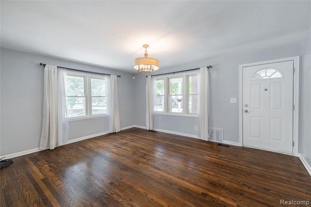 8729 Bellevue Road, Grosse Ile, MI 48138