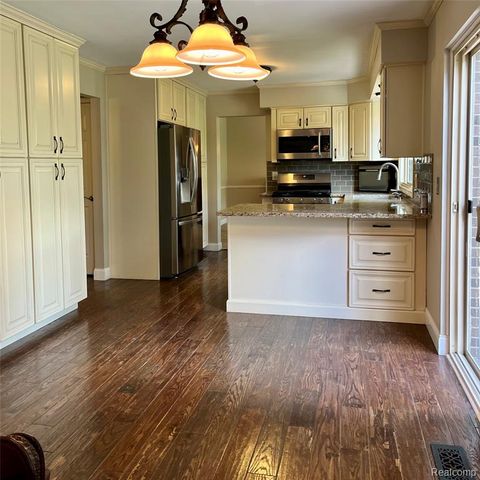17274 Vacri Lane, Livonia, MI 48152