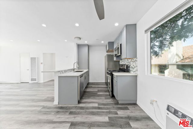 646 Tularosa Drive 4, Los Angeles, CA 90026