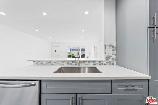 646 Tularosa Drive 4, Los Angeles, CA 90026