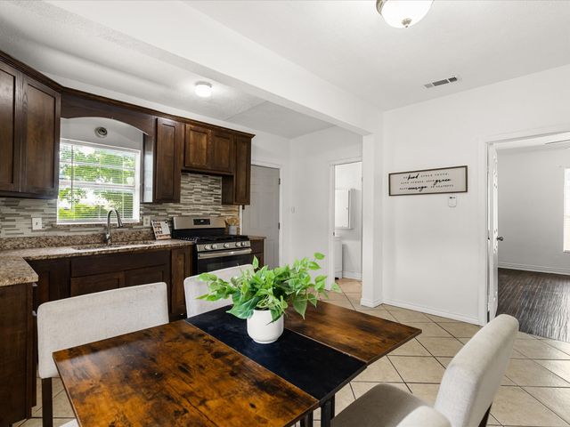 3020 Purington Avenue, Fort Worth, TX 76103
