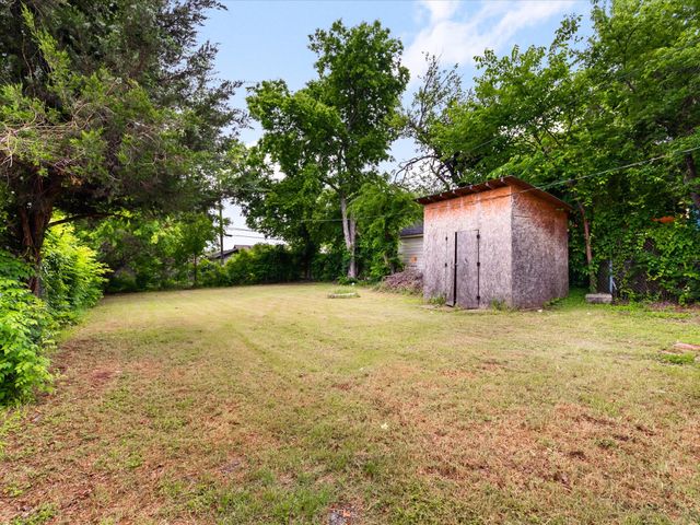 3020 Purington Avenue, Fort Worth, TX 76103