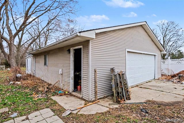 4449 Crosby Road, Flint, MI 48506