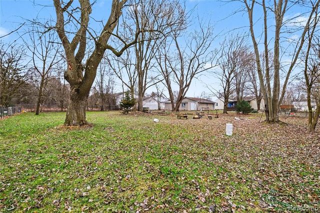 4449 Crosby Road, Flint, MI 48506