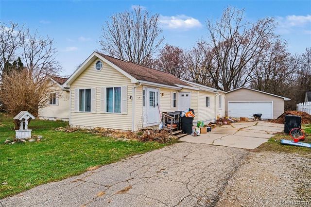 4449 Crosby Road, Flint, MI 48506