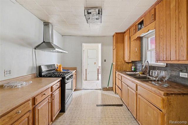 4449 Crosby Road, Flint, MI 48506