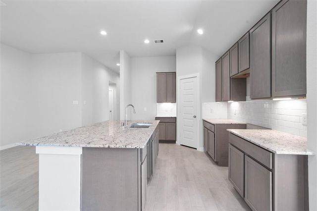 1715 Pecan Woods, Conroe, TX 77301