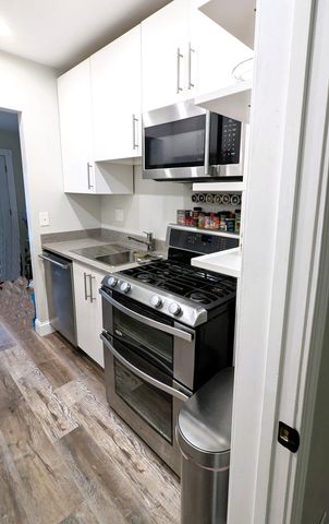 4635 Elizabeth Street, Wayne City, MI 48184