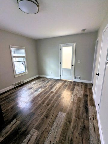 4635 Elizabeth Street, Wayne City, MI 48184