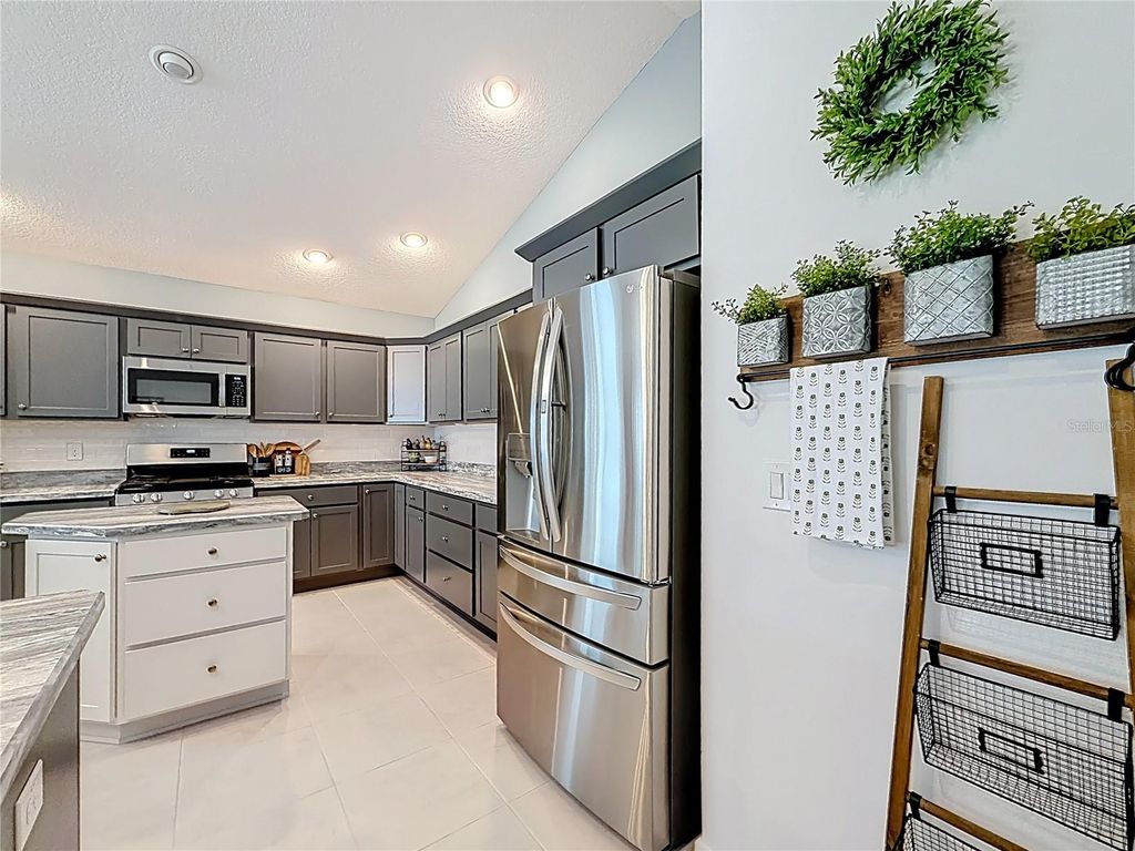 Image 11 of property listing at 1411 FRANKLIN COURT, The Villages, FL 32163