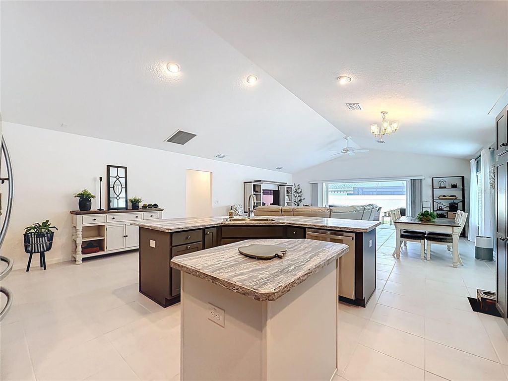 Image 13 of property listing at 1411 FRANKLIN COURT, The Villages, FL 32163