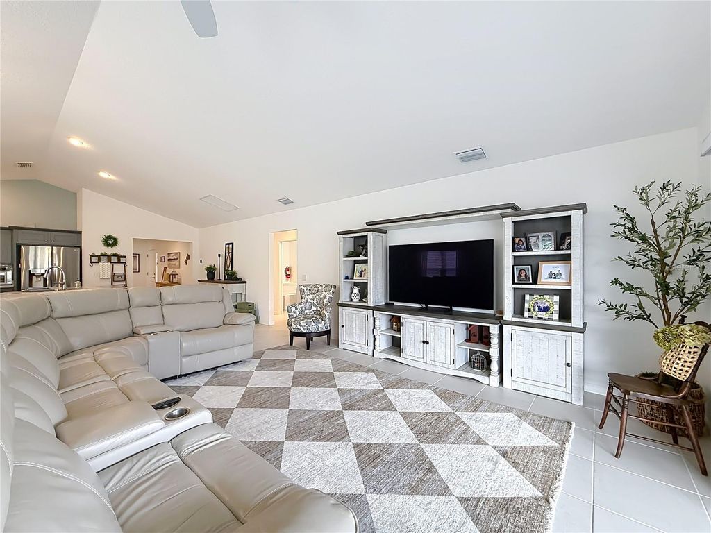 Image 22 of property listing at 1411 FRANKLIN COURT, The Villages, FL 32163