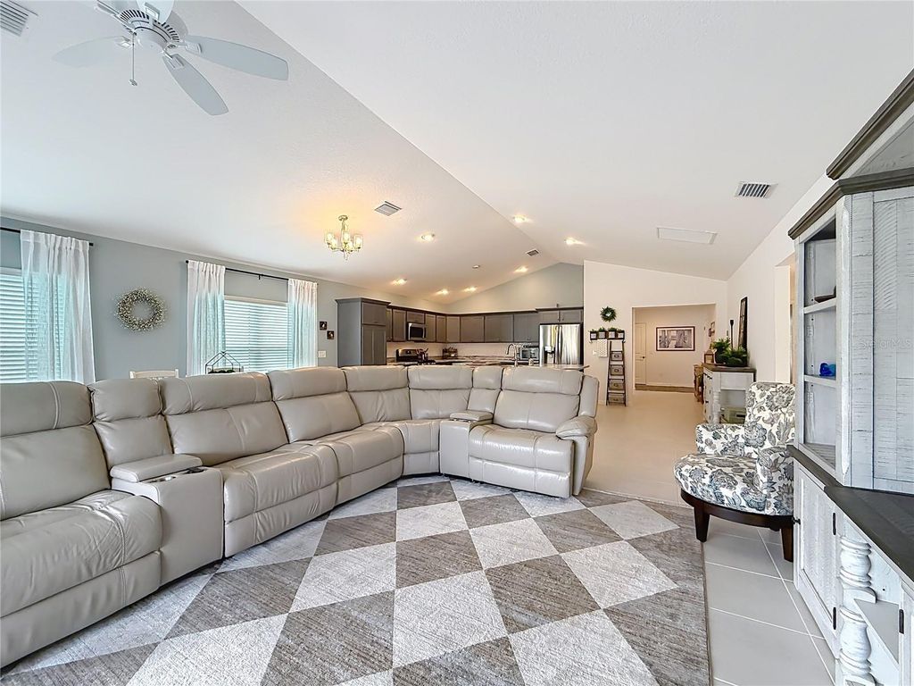 Image 23 of property listing at 1411 FRANKLIN COURT, The Villages, FL 32163