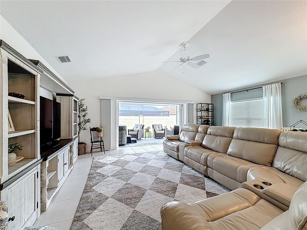 Image 24 of property listing at 1411 FRANKLIN COURT, The Villages, FL 32163