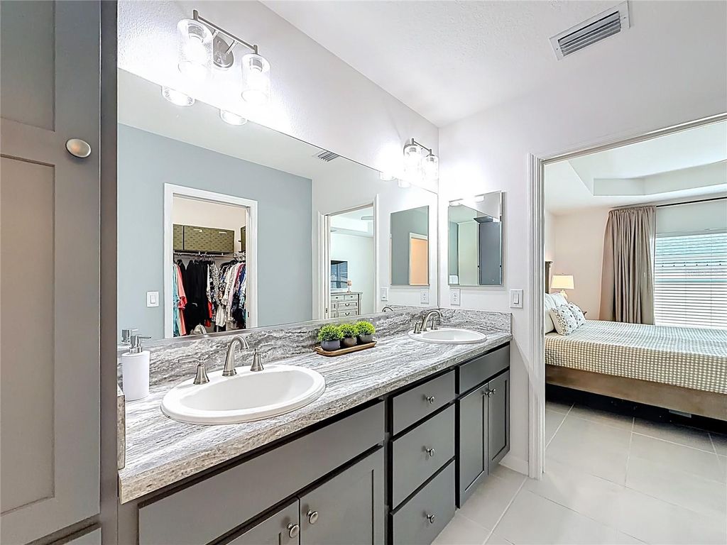 Image 37 of property listing at 1411 FRANKLIN COURT, The Villages, FL 32163