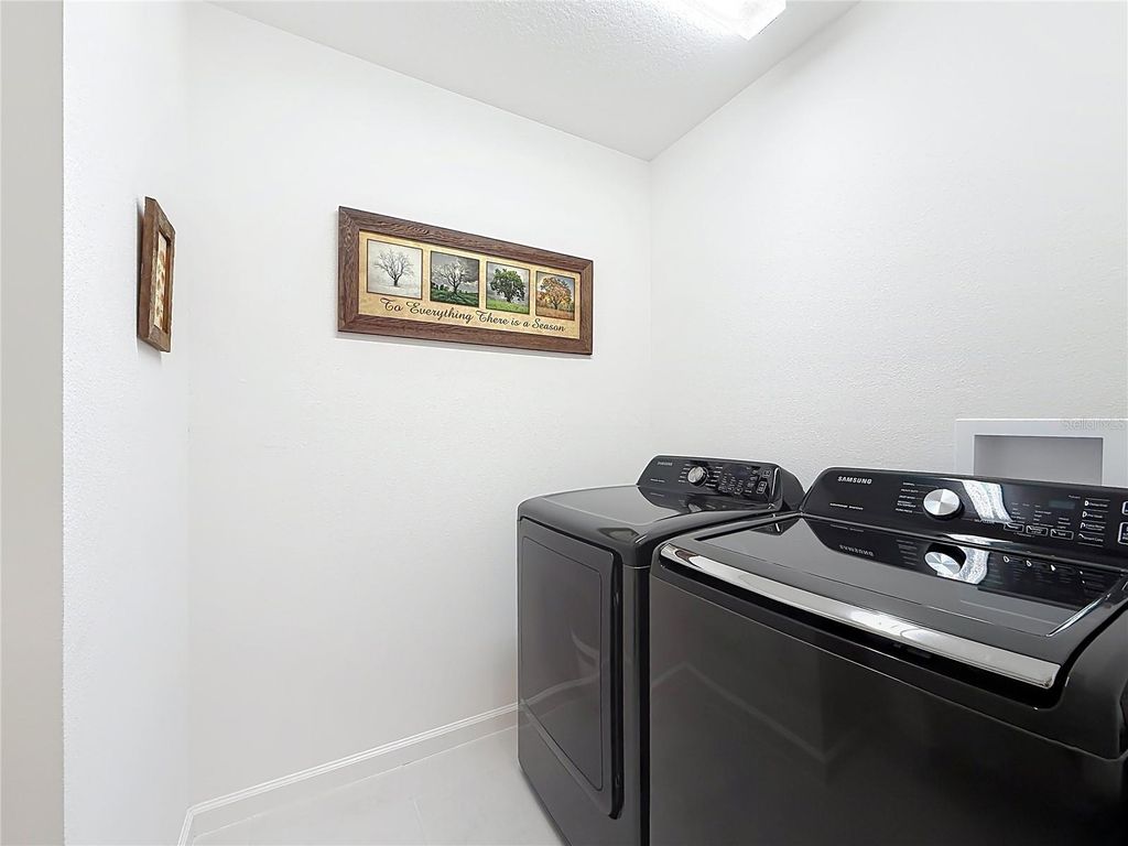 Image 42 of property listing at 1411 FRANKLIN COURT, The Villages, FL 32163