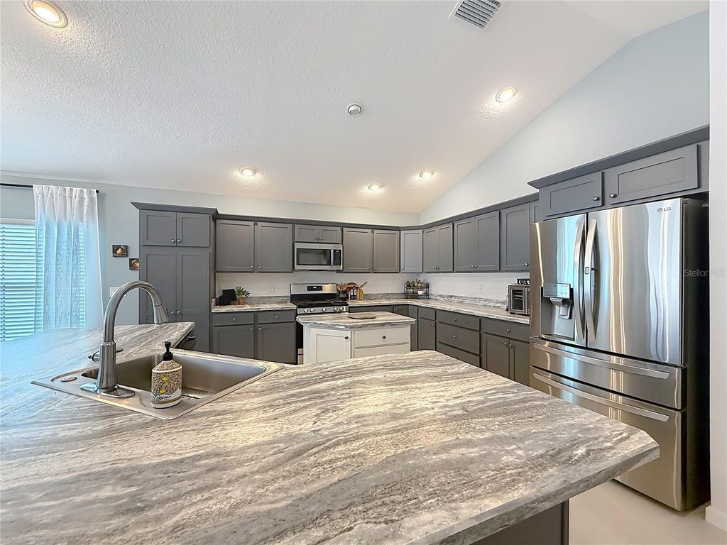 Image 10 of property listing at 1411 FRANKLIN COURT, The Villages, FL 32163