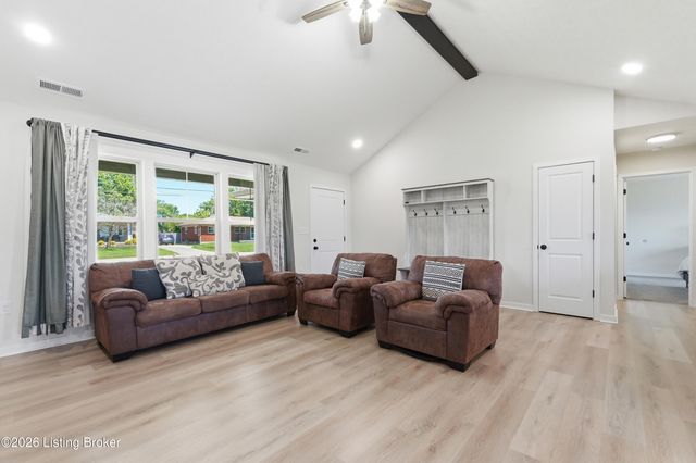 6408 Venango Dr, Louisville, KY 40258