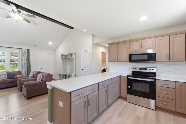 6408 Venango Dr, Louisville, KY 40258