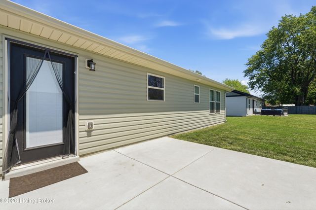 6408 Venango Dr, Louisville, KY 40258