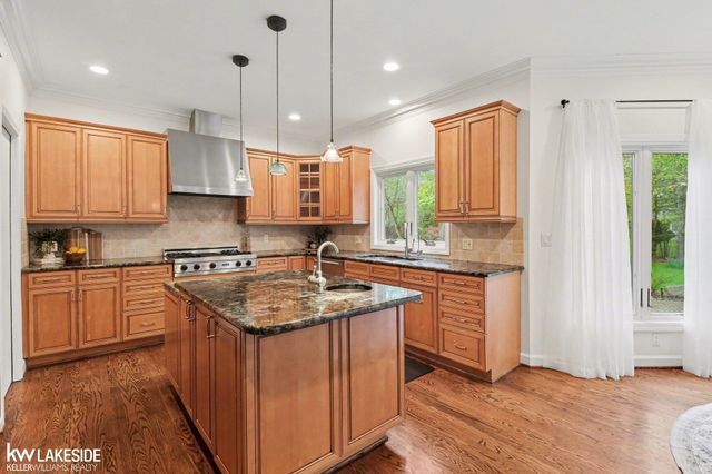 30515 Rushmore Circle, Franklin, MI 48025
