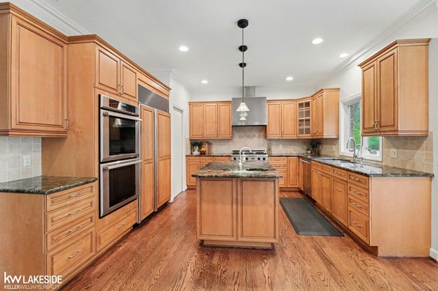 30515 Rushmore Circle, Franklin, MI 48025