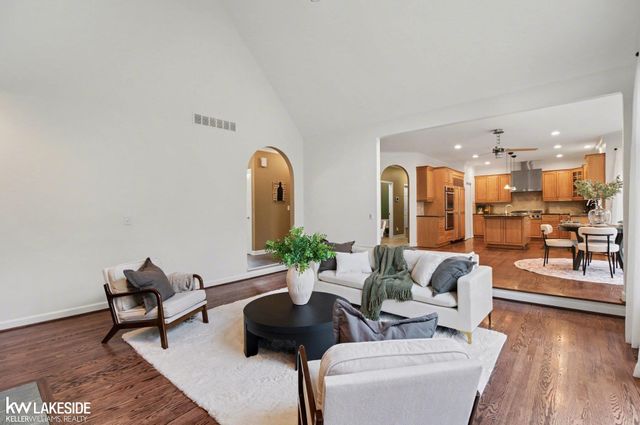 30515 Rushmore Circle, Franklin, MI 48025