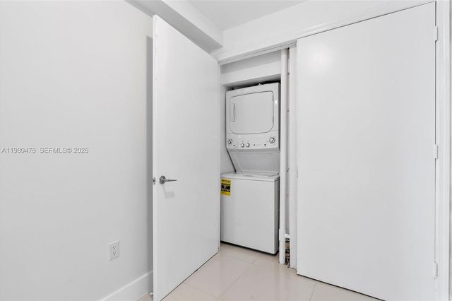 500 Brickell Ave 4101, Miami, FL 33131