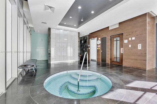 500 Brickell Ave 4101, Miami, FL 33131