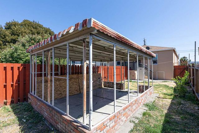 1821 74Th Ave, Oakland, CA 94621