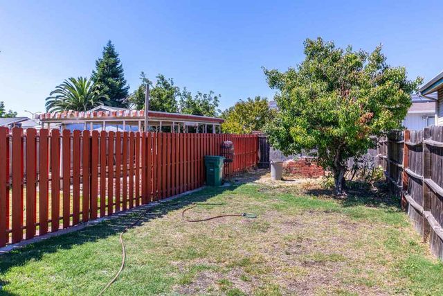 1821 74Th Ave, Oakland, CA 94621