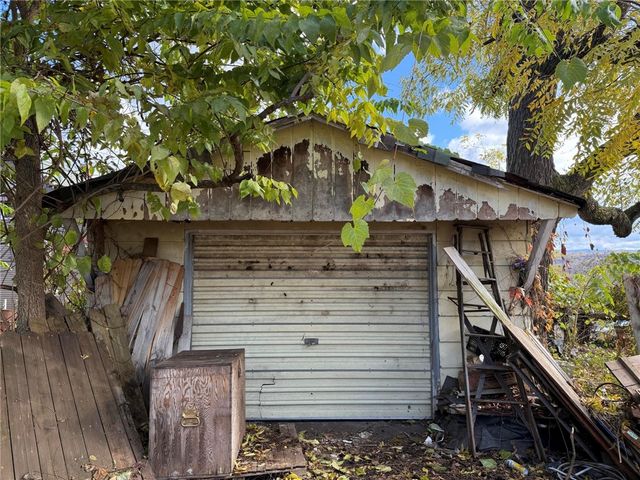 104 E CHURCH AVENUE, Masontown, PA 15461