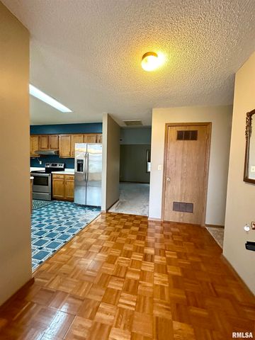 24 Appomatox Avenue, Jacksonville, IL 62650