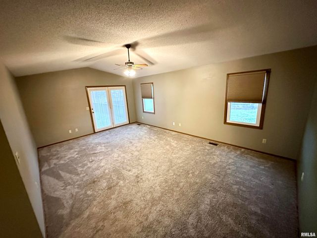 24 Appomatox Avenue, Jacksonville, IL 62650