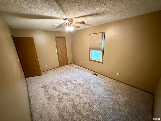 24 Appomatox Avenue, Jacksonville, IL 62650