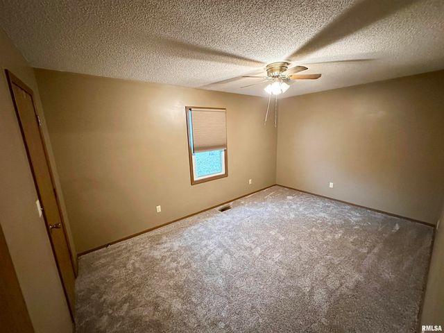 24 Appomatox Avenue, Jacksonville, IL 62650