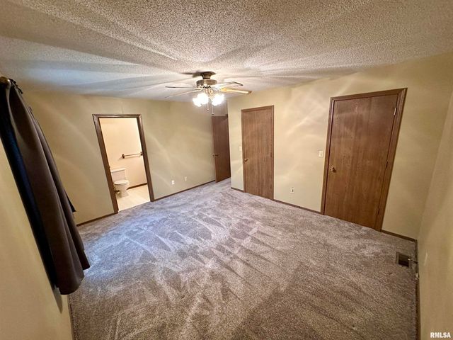 24 Appomatox Avenue, Jacksonville, IL 62650