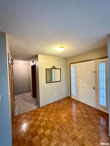 24 Appomatox Avenue, Jacksonville, IL 62650