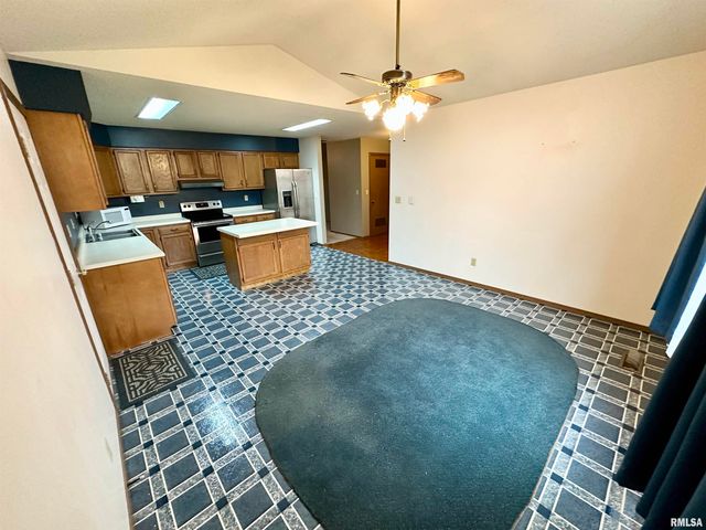 24 Appomatox Avenue, Jacksonville, IL 62650