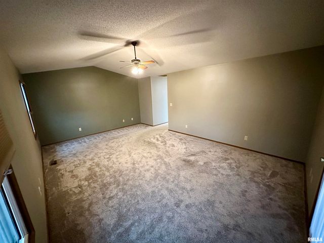 24 Appomatox Avenue, Jacksonville, IL 62650