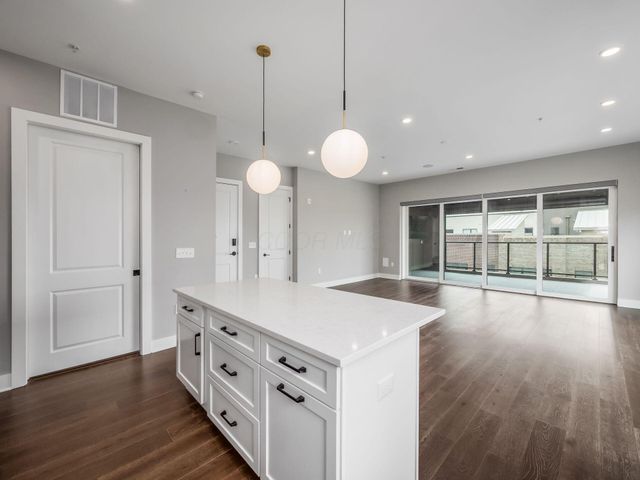 695 Civitas Avenue, D401, Columbus, OH 43215