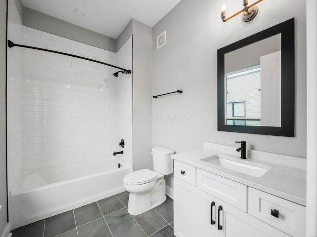 695 Civitas Avenue, D401, Columbus, OH 43215